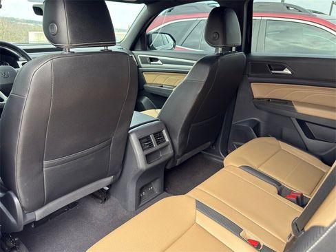 Used 2023 Volkswagen Atlas Cross Sport SE w/ Panoramic Sunroof Package image 27