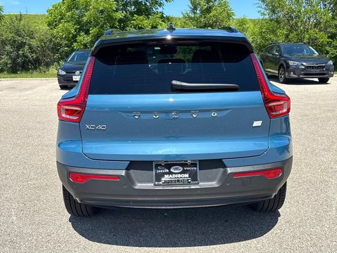 Used 2023 Volvo XC40 Recharge Plus AWD/4WD image 3