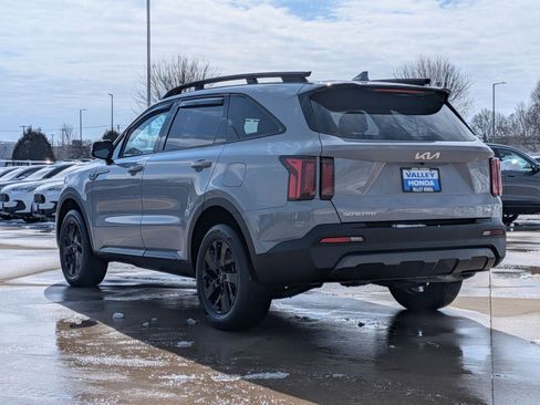 Used 2023 Kia Sorento S image 8