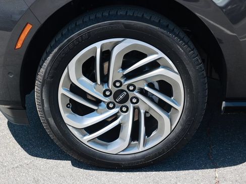 Used 2025 Lincoln Navigator Reserve AWD/4WD image 11