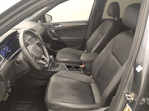 Used 2022 Volkswagen Tiguan SE R-Line FWD image 17