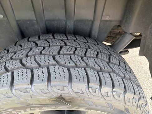 Used 2021 Ford F150 Lariat w/ Equipment Group 502A High AWD/4WD image 8