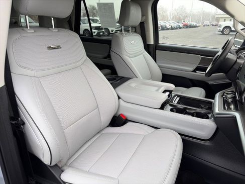 Used 2025 Ford Expedition Platinum w/ Platinum Ultimate Package image 22