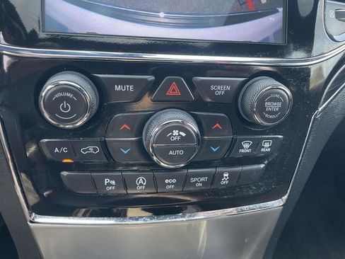 Used 2022 Jeep Grand Cherokee Limited image 30