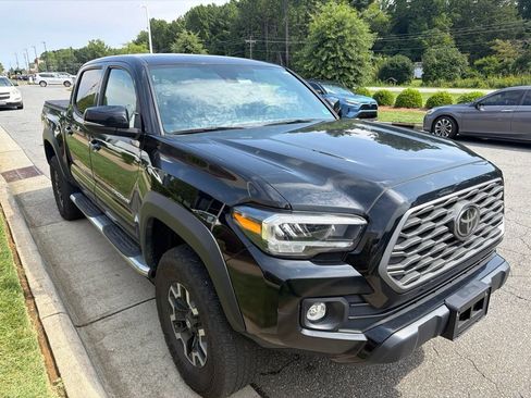 Used 2022 Toyota Tacoma TRD Off-Road AWD/4WD image 26