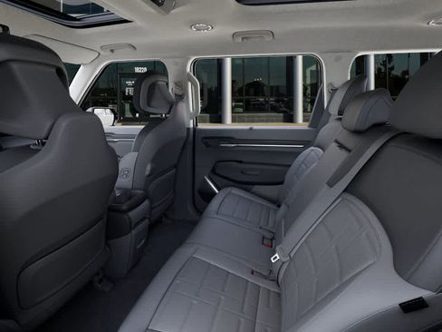 New 2026 Kia EV9 Land image 18