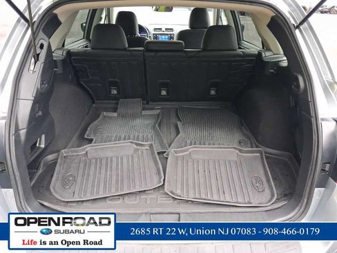 Used 2019 Subaru Outback 3.6R Limited AWD/4WD image 20