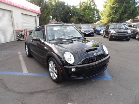 Used 2005 MINI Cooper S FWD image 2