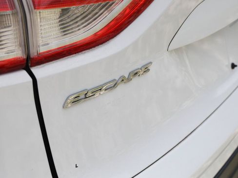 Used 2016 Ford Escape S FWD image 33