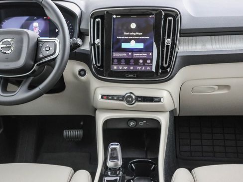 New 2026 Volvo XC40 B5 Plus w/ Protection Package Premier image 23