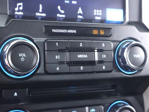 Used 2017 Ford F350 Lariat w/ Camper Package AWD/4WD image 26