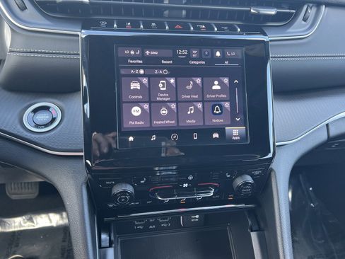 New 2025 Jeep Grand Cherokee Altitude image 19