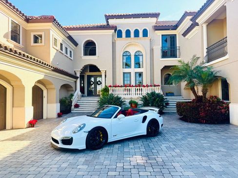 Used 2015 Porsche 911 Turbo S AWD/4WD image 4