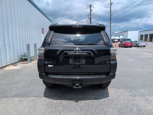 Used 2022 Toyota 4Runner SR5 Premium w/ Moonroof Package AWD/4WD image 7