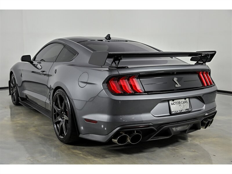 Used 2022 Ford Mustang Shelby GT500 w/ Carbon Fiber Track Pack RWD image 7