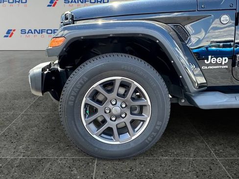 Used 2021 Jeep Gladiator Overland w/ Popular Equipment Package AWD/4WD image 14
