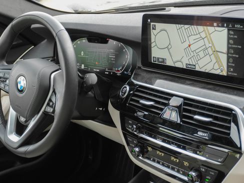 Certified 2023 BMW 540i w/ Executive Package image 11