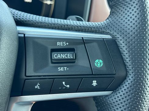 Used 2025 Mitsubishi Outlander SEL AWD/4WD image 28