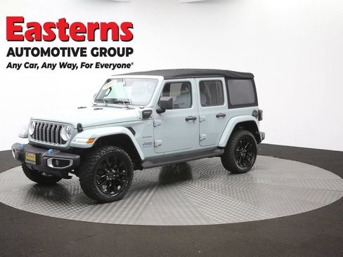Used 2024 Jeep Wrangler Unlimited Sahara w/ Technology Group AWD/4WD image 56