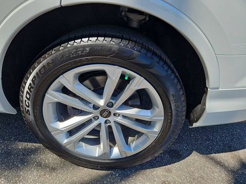 Used 2025 Audi Q7 3.0T Premium Plus AWD/4WD image 37