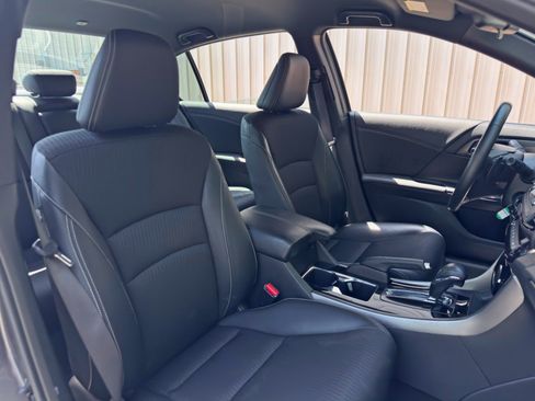 Used 2017 Honda Accord Sport image 31