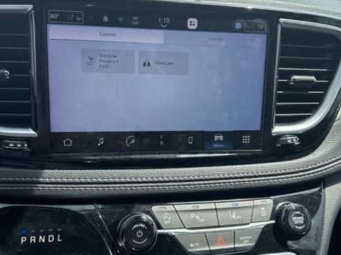 Used 2023 Chrysler Pacifica Limited w/ Uconnect Theater Family Group AWD/4WD image 5