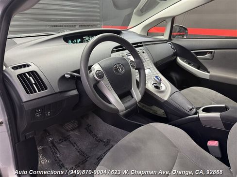 Used 2013 Toyota Prius Two image 11