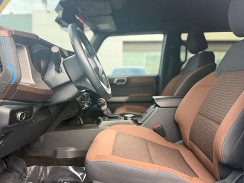 Used 2023 Ford Bronco Outer Banks AWD/4WD image 16