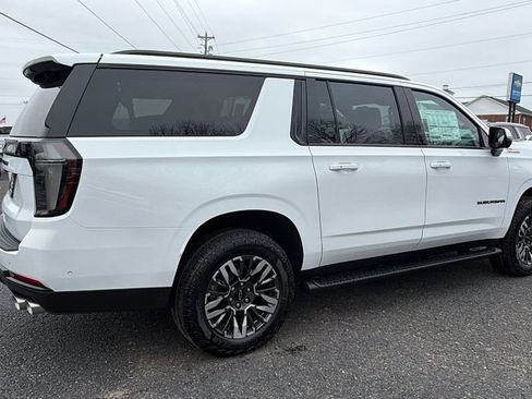 New 2026 Chevrolet Suburban Z71 w/ Comfort Package image 5