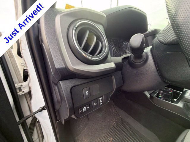 Used 2021 Toyota Tacoma TRD Off-Road AWD/4WD image 40