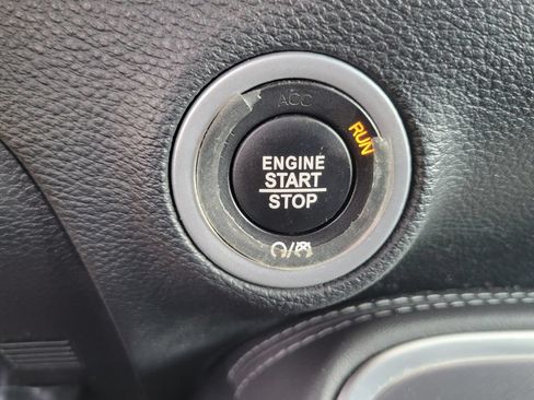 Used 2019 Dodge Challenger SXT RWD image 22
