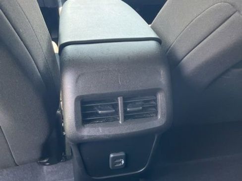 Used 2022 Chevrolet Equinox LT w/ Driver Convenience Package image 24