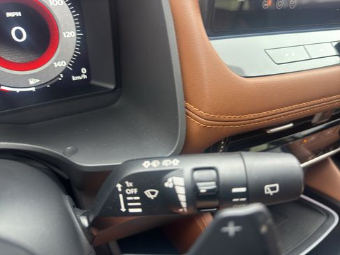 Used 2025 Nissan Rogue Platinum w/ Platinum Premium Package FWD image 27