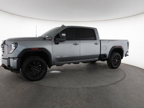 Used 2025 GMC Sierra 2500 AT4 image 6