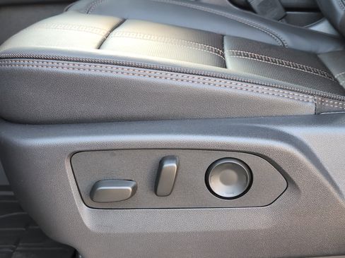 New 2026 Chevrolet Suburban High Country w/ LPO, Illumination Package image 10