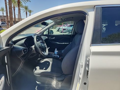 Used 2020 Hyundai Santa Fe SE AWD/4WD image 5