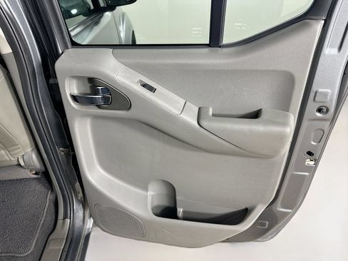 Used 2019 Nissan Frontier SV RWD image 37