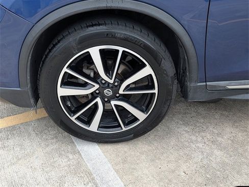 Used 2019 Nissan Rogue SL image 9