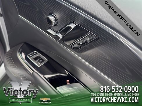 Used 2024 Cadillac Lyriq Luxury image 16