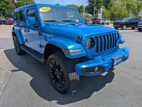 Used 2023 Jeep Wrangler Unlimited Sahara AWD/4WD image 8
