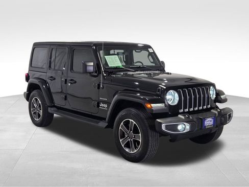 Used 2023 Jeep Wrangler Unlimited Sahara w/ LED Lighting Group AWD/4WD image 18