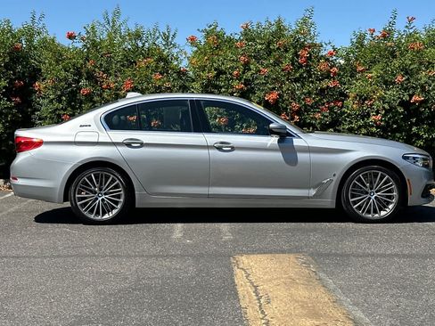 Used 2018 BMW 530e RWD image 2