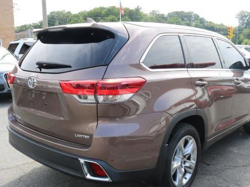 Used 2019 Toyota Highlander Limited FWD image 5