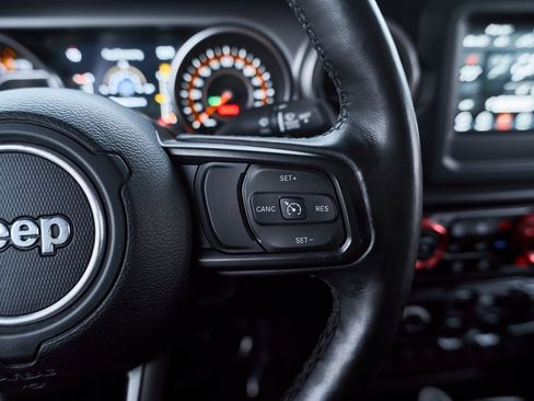 Used 2021 Jeep Gladiator Sport image 37