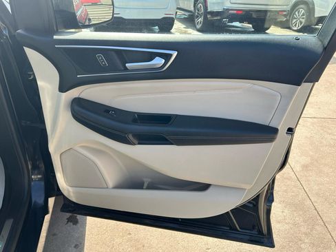Used 2015 Ford Edge Titanium image 16