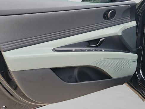 New 2026 Hyundai Elantra Limited image 29