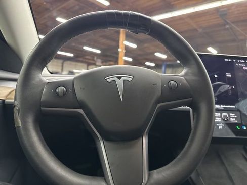 Used 2021 Tesla Model 3 Standard Range Plus image 12