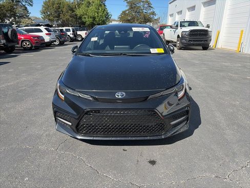Used 2020 Toyota Corolla SE image 2
