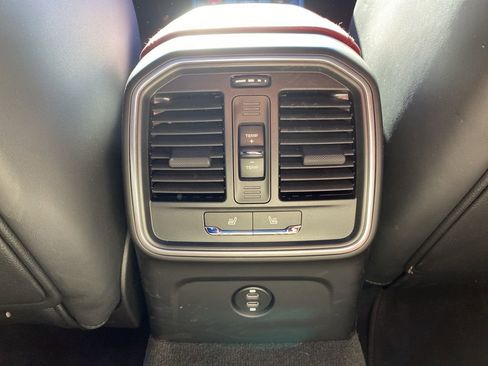 Used 2025 Porsche Macan S image 10