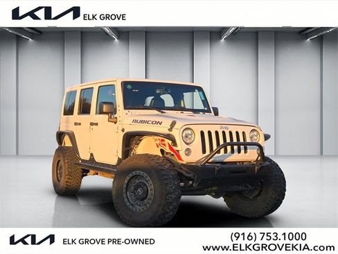Used 2017 Jeep Wrangler Unlimited Rubicon image 1